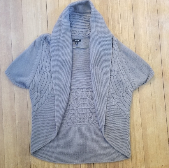 Soft sweater. - Picture 1 of 7